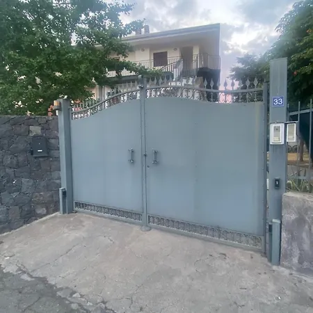 Etna Sotto Il Ciliegio *